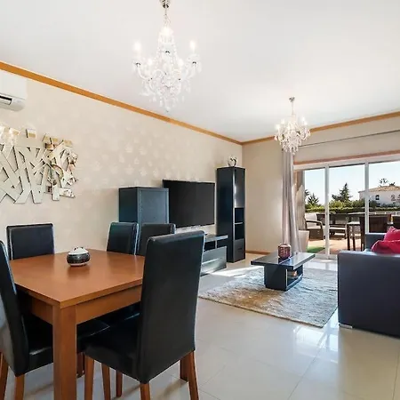 Fantastic Townhouse With Pool And Sea Views Nyaraló