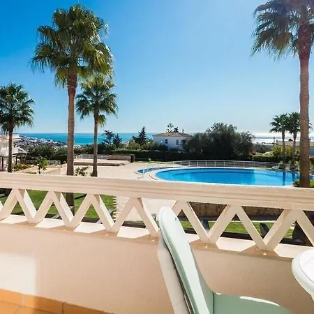 Fantastic Townhouse With Pool And Sea Views Nyaraló *