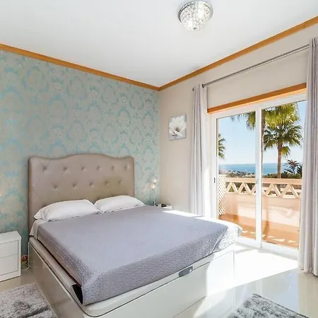 Fantastic Townhouse With Pool And Sea Views Casa de Férias Albufeira