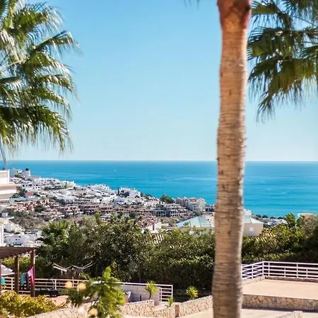 Fantastic Townhouse With Pool And Sea Views Hébergement de vacances