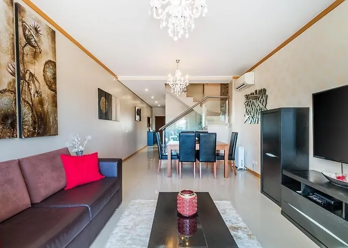 Fantastic Townhouse With Pool And Sea Views 度假居 *