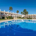 Fantastic Townhouse With Pool And Sea Views Будинок відпочинку Албуфейра